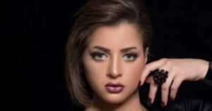 منى فاروق