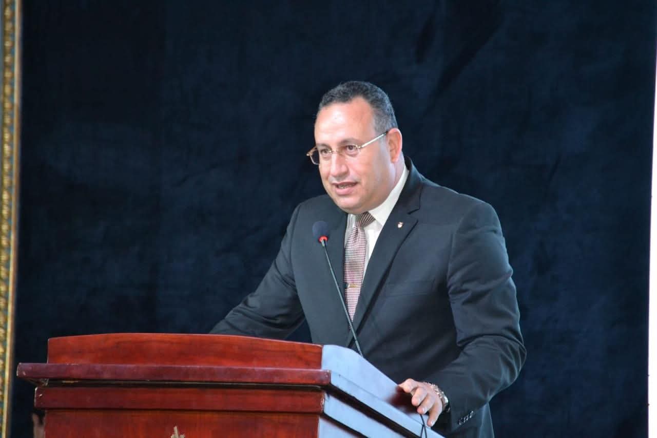 دكتور عبد العزيز قنصوة