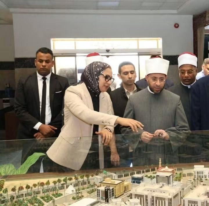 وزير الأوقاف ومحافظ الوادي
